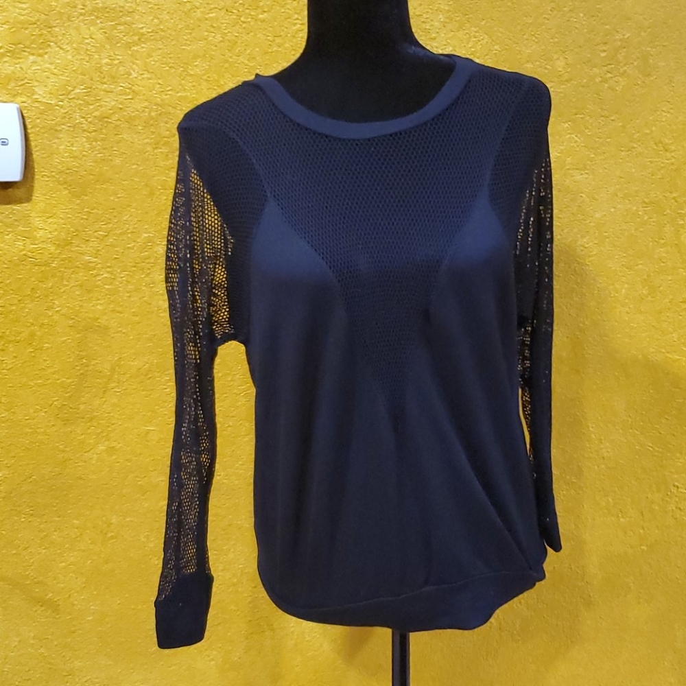 Fish net black shirt